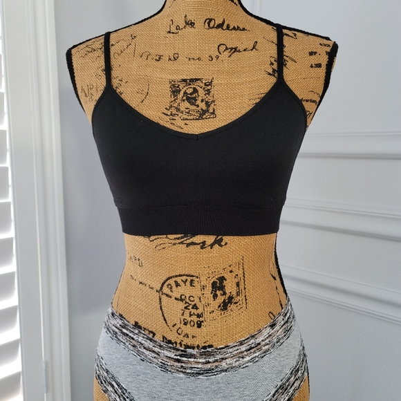 PINK Victoria's Secret Racer Back Sports Bra - Picture 2 of 3